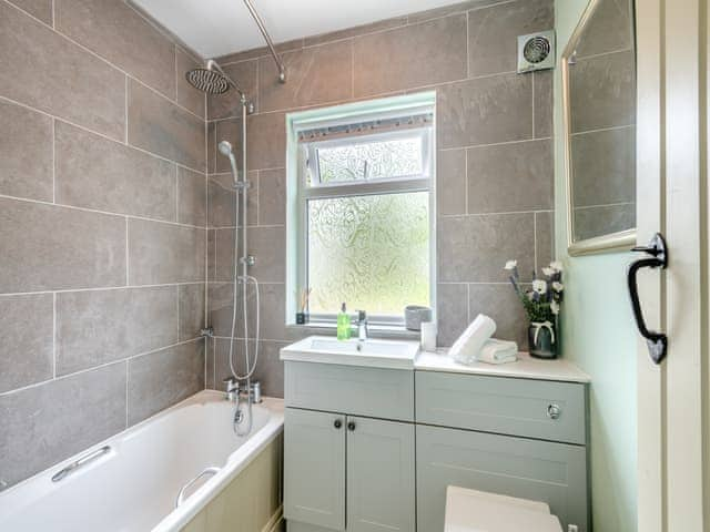 Bathroom | Seascape Cottage, South Creake, near Fakenham