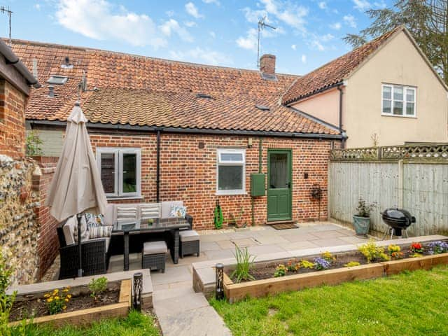 Sitting-out-area | Seascape Cottage, South Creake, near Fakenham