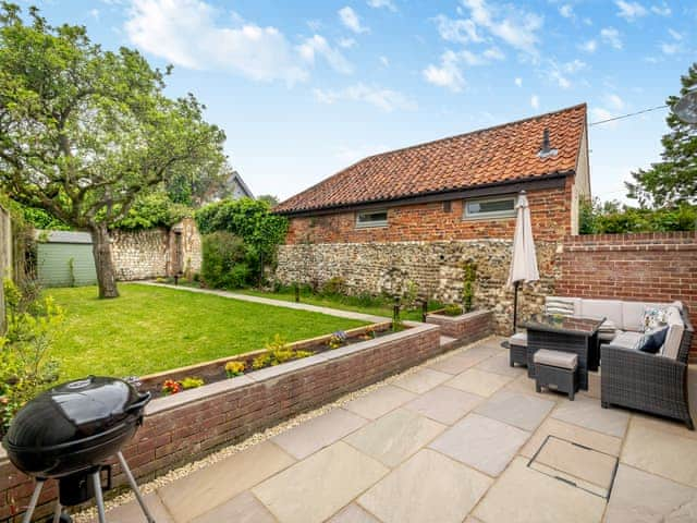 Sitting-out-area | Seascape Cottage, South Creake, near Fakenham