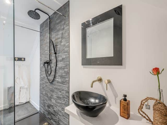 En-suite | Justaura Retreat, Branston, near Lincoln