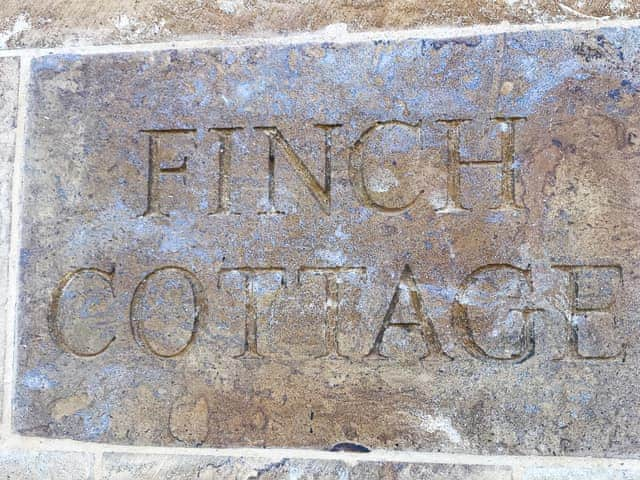 Traditionally built local stone | Finch Cottage, Farnborough, near Banbury