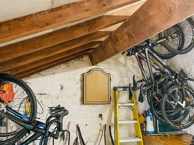 Secure Bike store | Farm View - Newlands Lodges, Scarborough