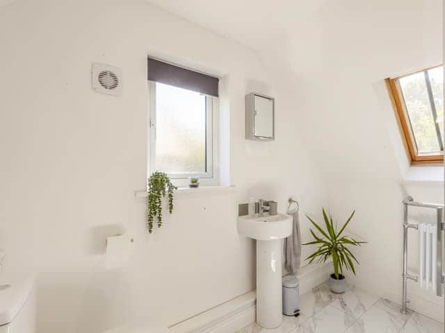 Shower room | South Wood Lodge, Walberton, near Arundel