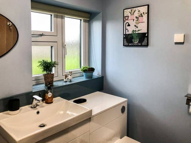 Bathroom | The Goat Shed, Hadlow, near Tonbridge