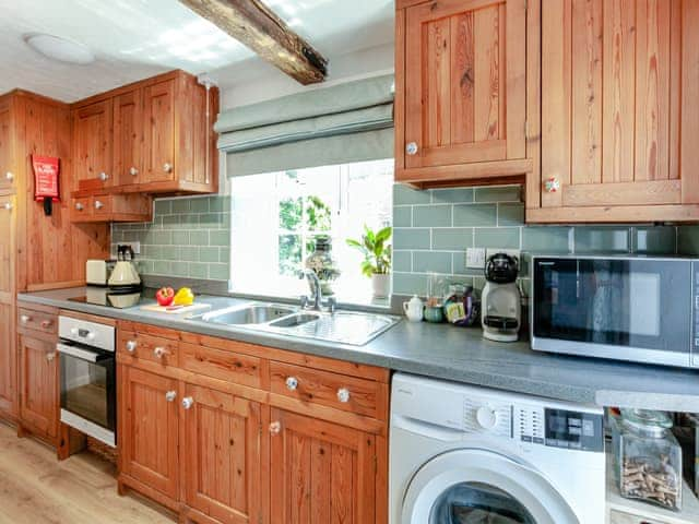 Kitchen/diner | The Cosy Cow Shed, Hailsham