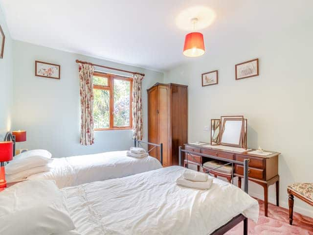 Twin bedroom | Bryanstown Annexe, Woodbridge