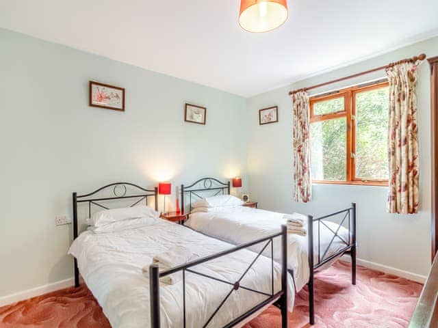 Twin bedroom | Bryanstown Annexe, Woodbridge