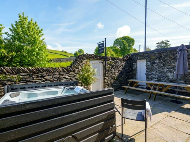 Jacuzzi | White Moss, The Terrace - The Terrace, Windermere