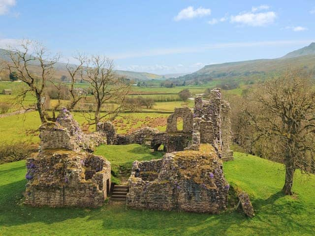 Pendragon Castle | Aisgill Farm Cottage - Aisgill Farm, Aisgill, near Kirkby Stephen