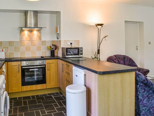 Kitchen area | Poundhouse - Lanwithan Cottages, Lostwithiel