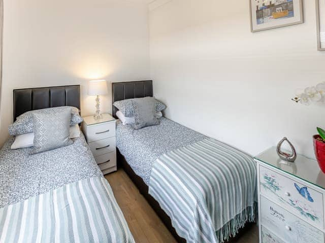 Twin bedroom | Mae&rsquo;s Lodge, Birchington-on-Sea, near Margate