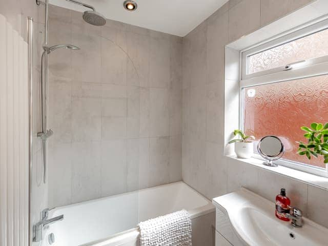 Bathroom | Mae&rsquo;s Lodge, Birchington-on-Sea, near Margate