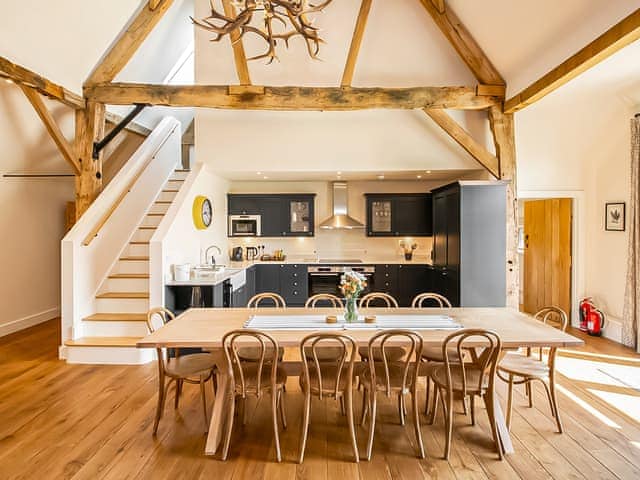 Dining Area | Hatchers Barn - Fishers Farm Barns, Shefford Woodlands Near Hungerford