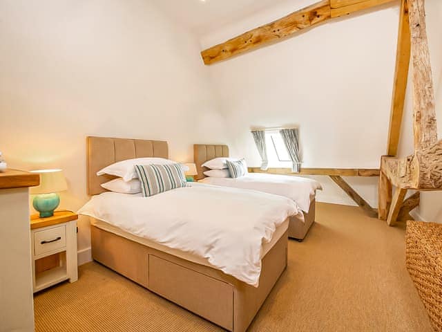 Twin bedroom | Hatchers Barn - Fishers Farm Barns, Shefford Woodlands Near Hungerford