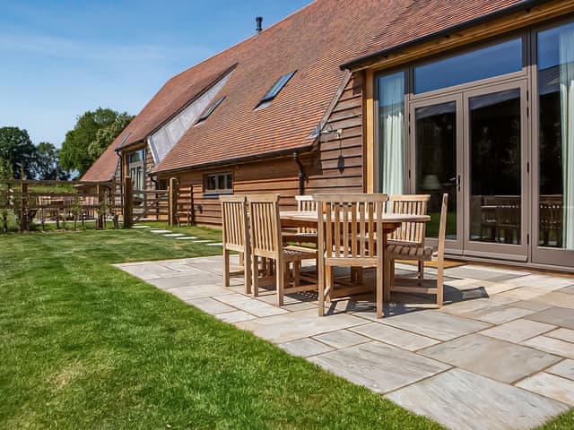 Sitting-out-area | Hatchers Barn - Fishers Farm Barns, Shefford Woodlands Near Hungerford