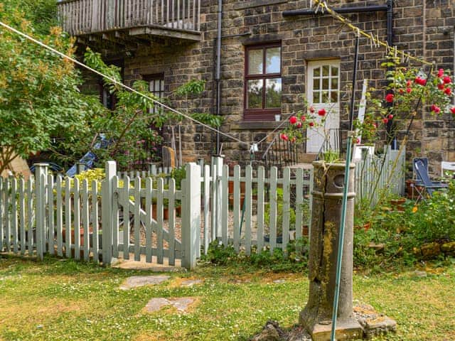 Exterior | Co Operative Cottage, Uppermill, near Saddleworth