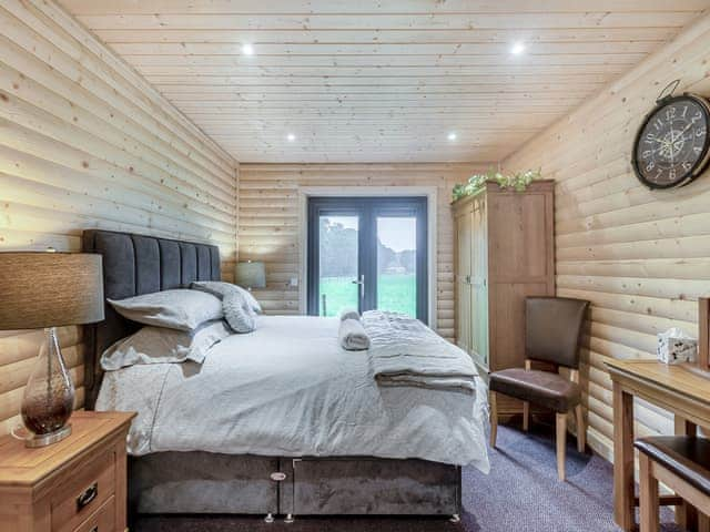 Double bedroom | Alpaca Lodge, Grantham