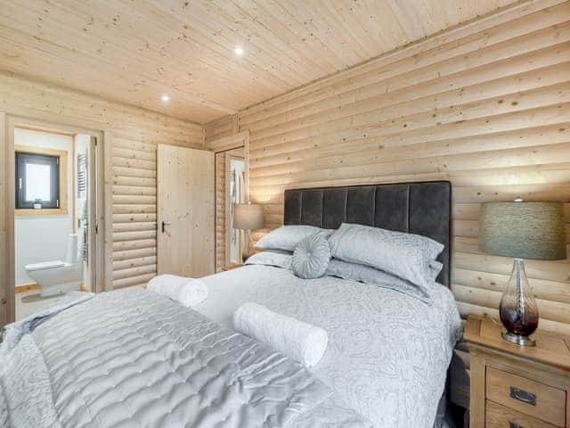 Double bedroom | Alpaca Lodge, Grantham