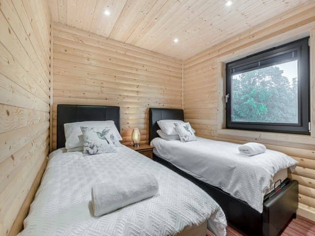 Twin bedroom | Alpaca Lodge, Grantham