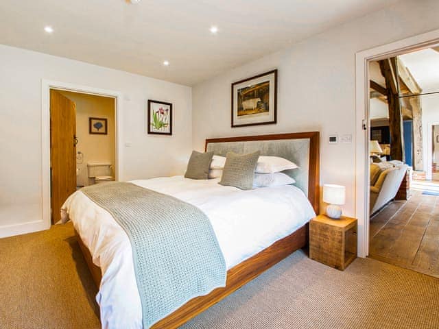 Double bedroom | Hatchers Barn - Fishers Farm Barns, Shefford Woodlands Near Hungerford