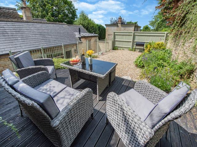 Sitting-out-area | Ellen Cottage, Fulbrook, near Chipping Norton