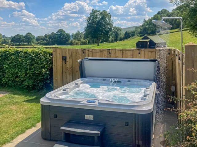 Hot tub | Carr View - Carr View Farm, Thornhill, Hope Valley