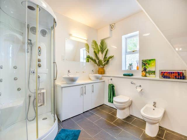 Bathroom | Welton House, Orby, near Skegness