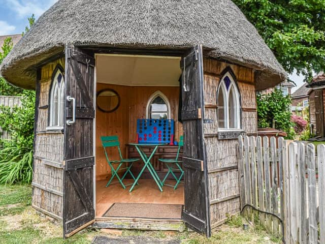 Summerhouse | The Old Thatch, Hailsham