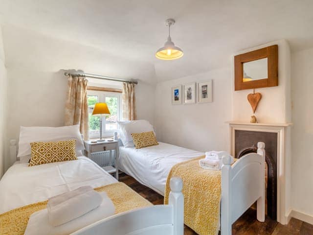 Twin bedroom | Love Heart Cottage - Heart Cottages, Wickham Market