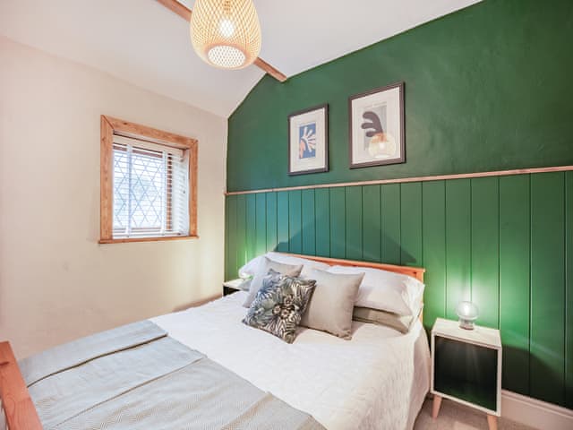 Double bedroom | Weavers Cottage, Fence, near Pendle