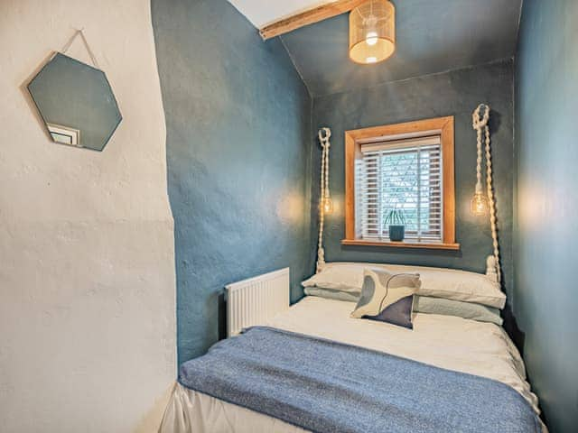 Double bedroom | Weavers Cottage, Fence, near Pendle