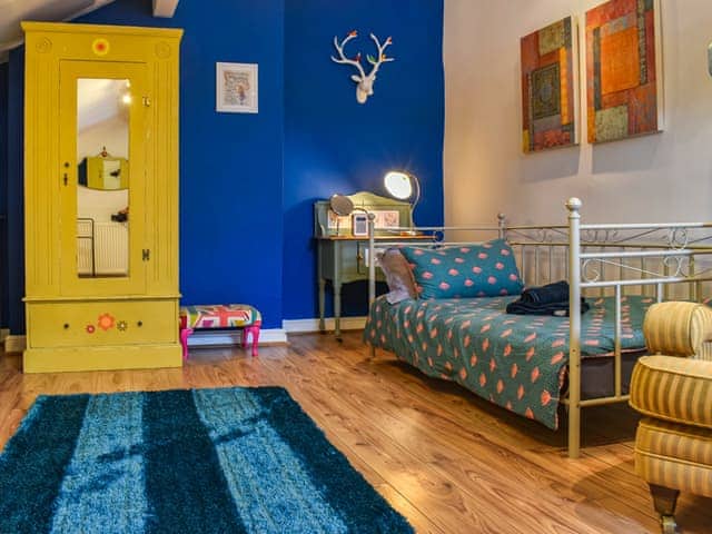 Twin bedroom | Half Pint Cottage, Haworth