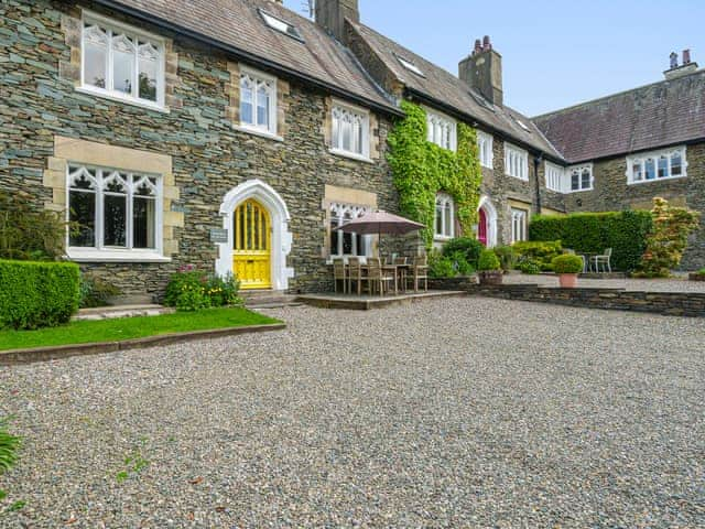 Exterior | Alice Howe - The Terrace, Windermere