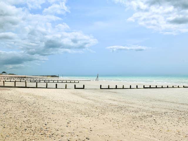 Surrounding area | Pebble Cottage, Middleton-on-Sea, near Bognor Regis