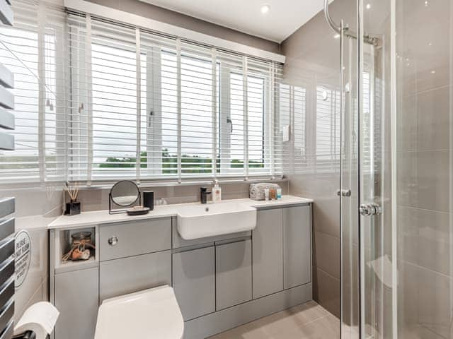 Shower room | Magpies, Melbury Osmond