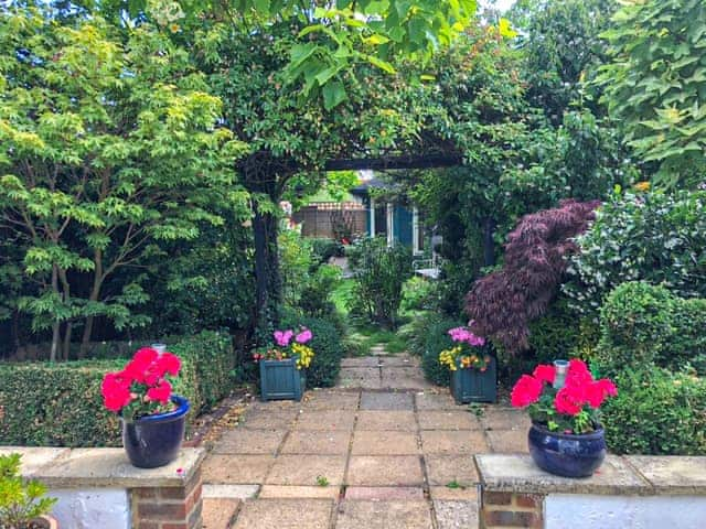 Garden | Beehive Cottage, Tenterden