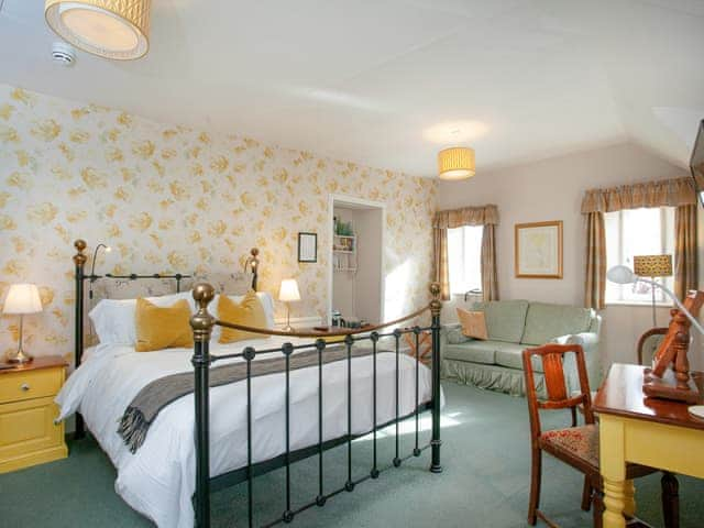 Double bedroom | Sycamore - Lifton Hall, Lifton