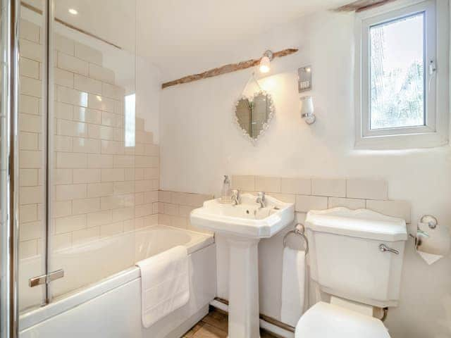 Bathroom | Heartwarming Cottage - Heart Cottages, Wickham Market