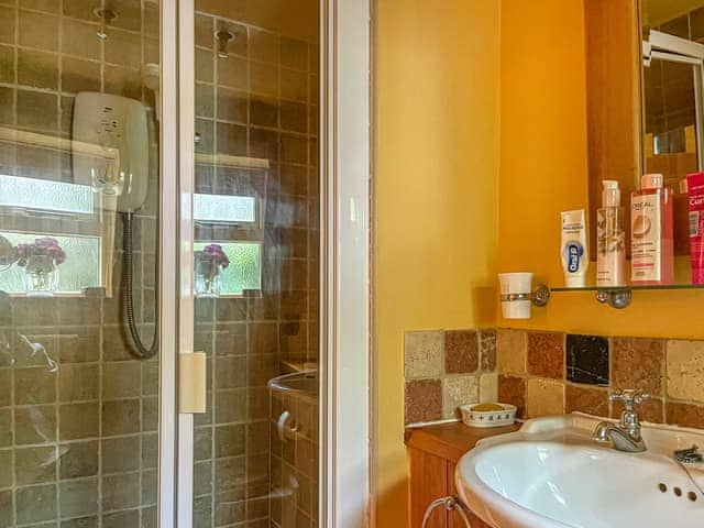 Bathroom | Yelt Cottage, Ashbourne