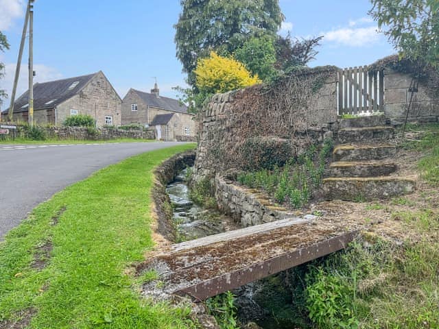 Outdoor area | Yelt Cottage, Ashbourne