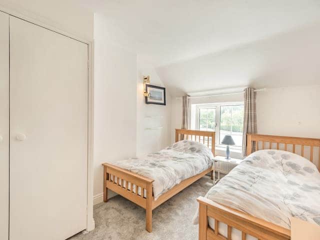 Twin bedroom | Dovedale Cottage, Coningsby, near Lincoln