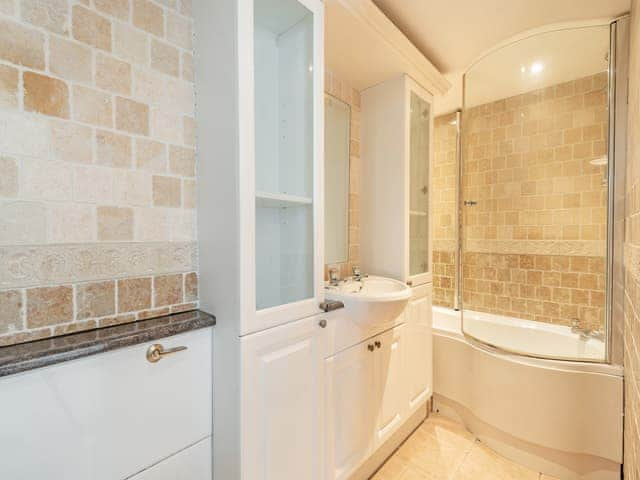 Bathroom | Dovedale Cottage, Coningsby, near Lincoln