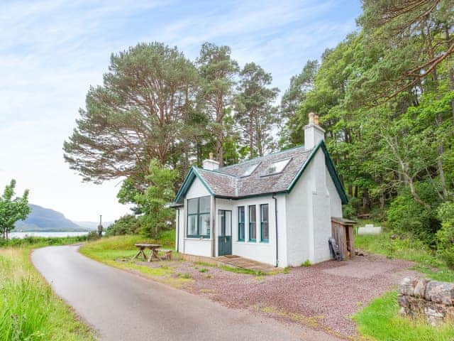 Exterior | Lochside Cottage - Torridon Estate, Torridon