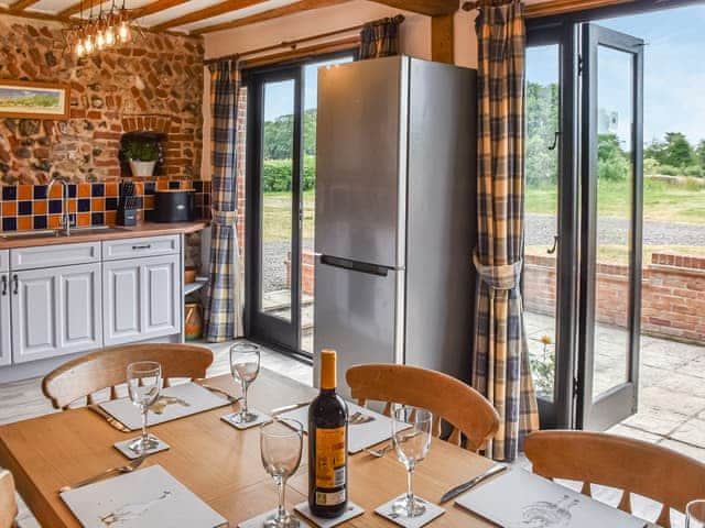 Kitchen/diner | Oak Barn, Metton