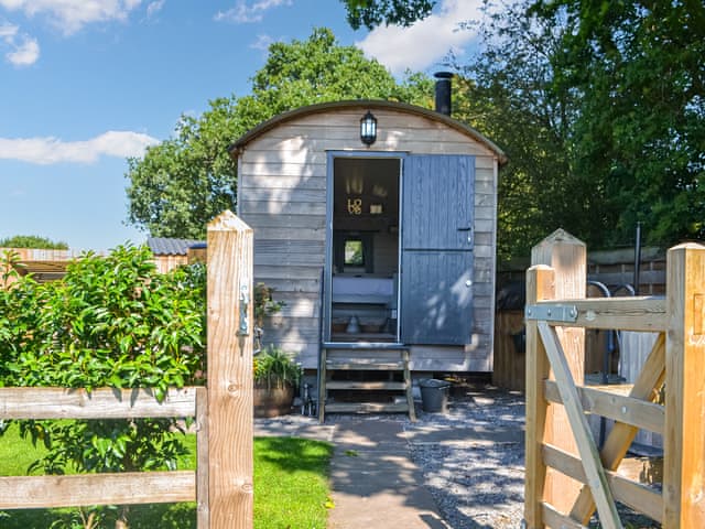 Exterior | Morning Mist, Strensall, near York