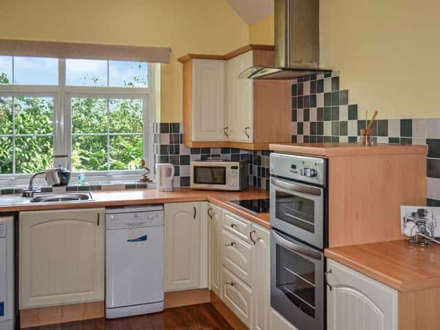 Kitchen/diner | The Old Farm Cottage, Louth