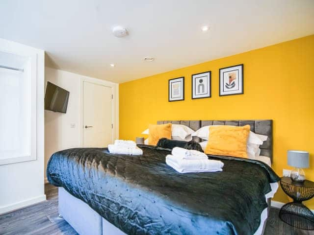 Double bedroom | Apartment 1 - York Crescent Apartments, York