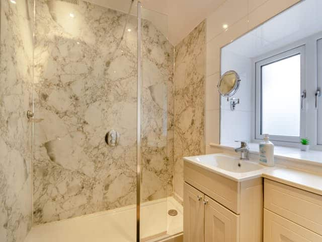 Shower room | Lindwood, Bakewell