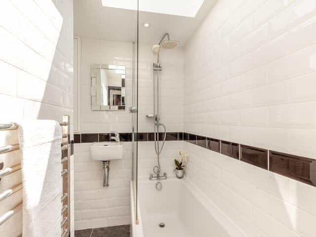 Bathroom | Cutters Cottage, Roydon, near Harlow