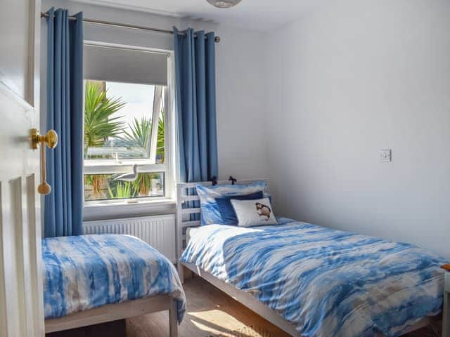 Twin bedroom | Eventide, Brixham